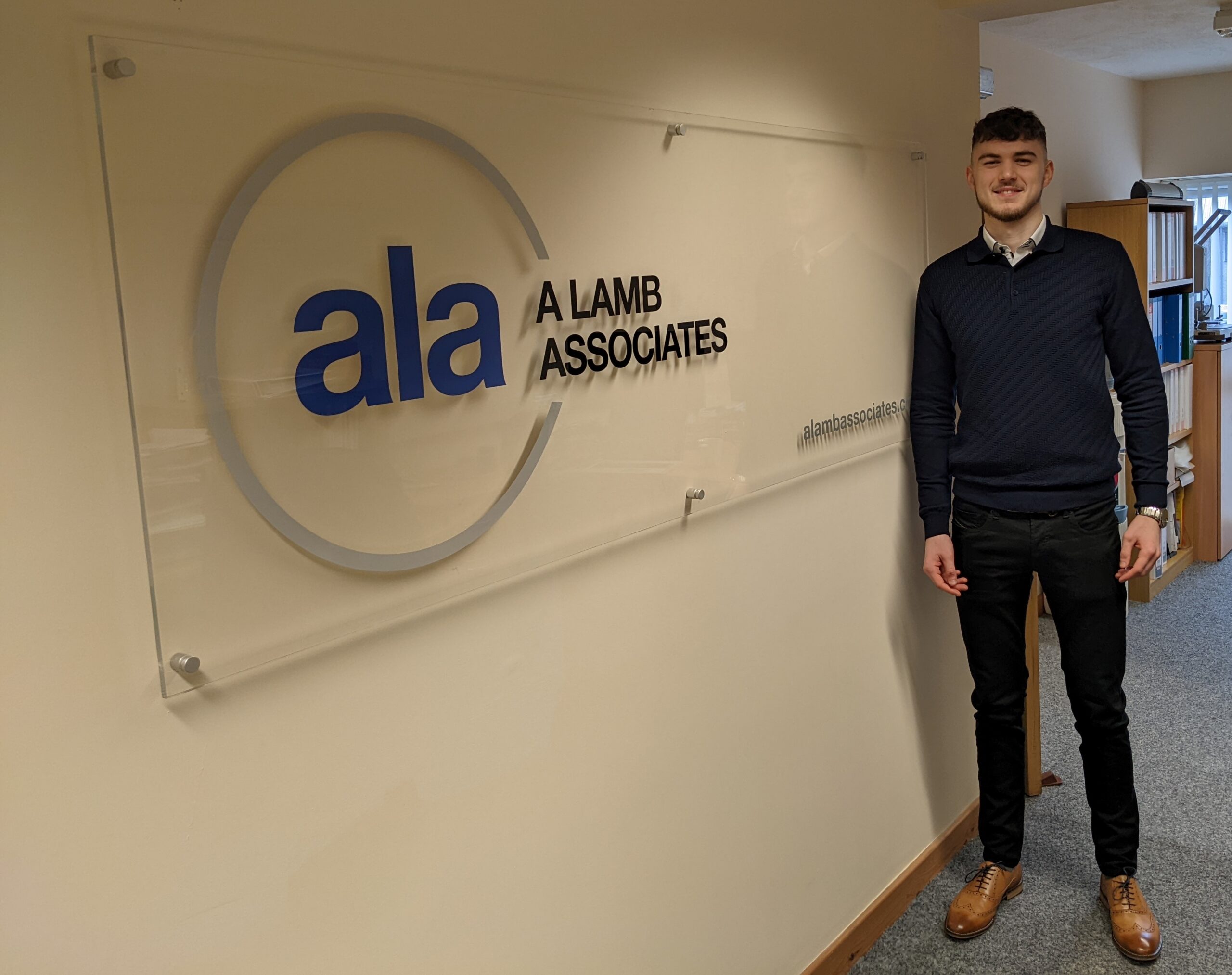 Associate Limited Brands Aces Etm - by5u3s9